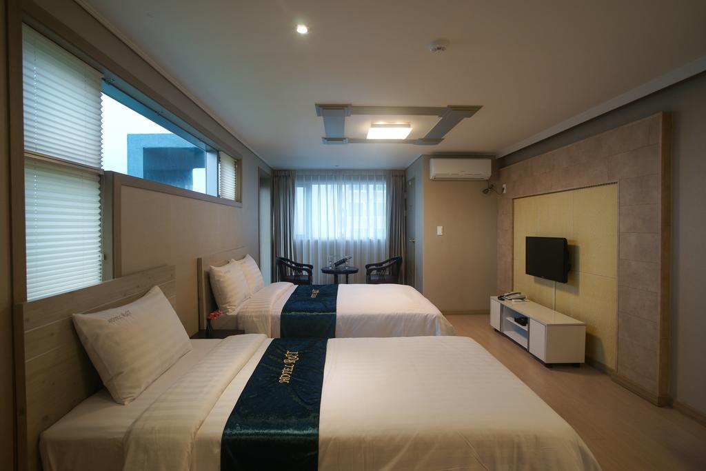 R&T Hotel Jeju Quarto foto