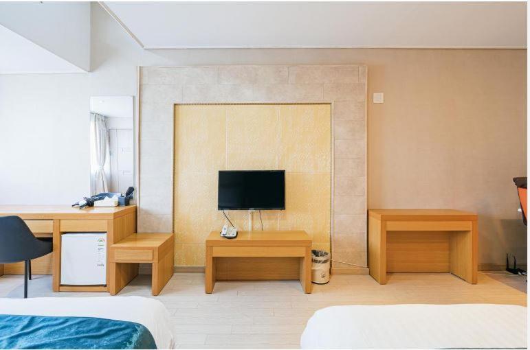 R&T Hotel Jeju Exterior foto